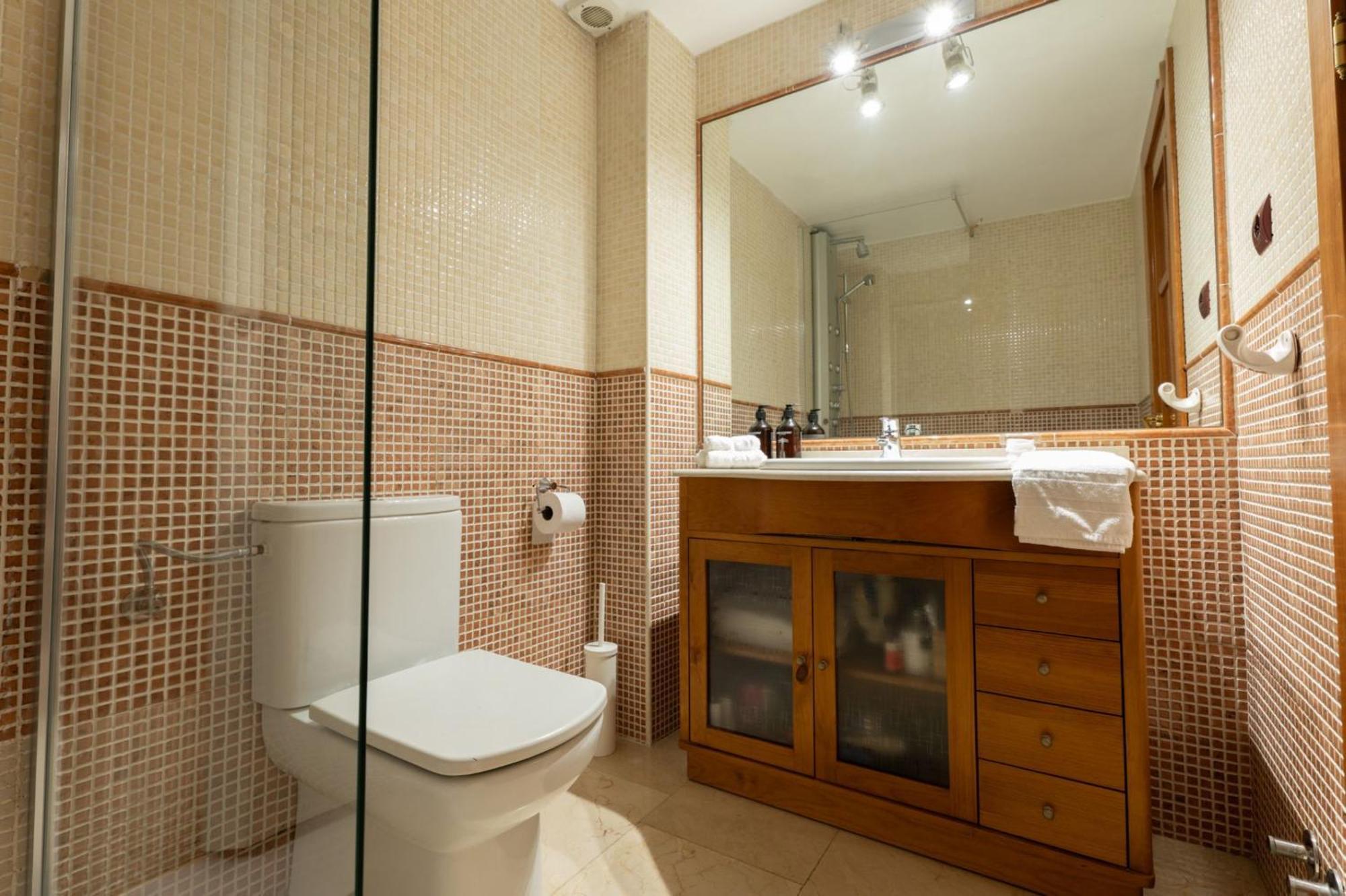 מדריד One Bedroom Apartment In Chueca מראה חיצוני תמונה
